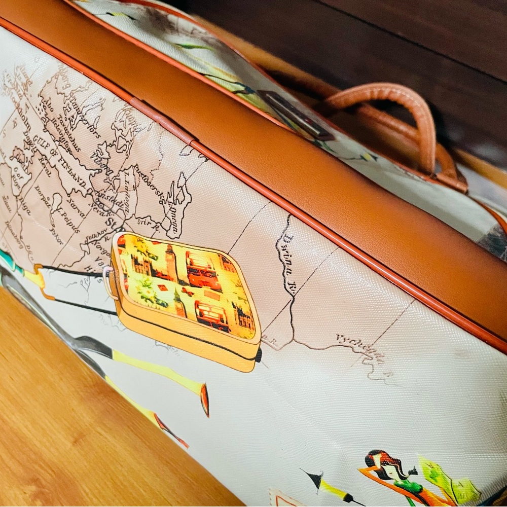 NEW Colorful Travel Bag with Brown Accents - Picture 7 of 8